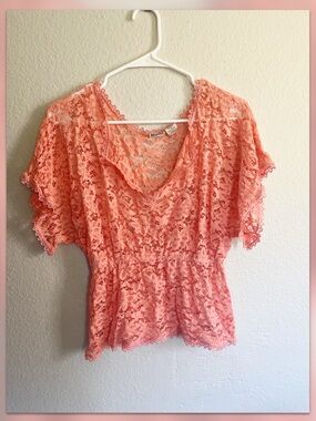 Mudd Coral Lace Peplum Top